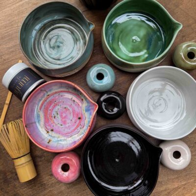 Miska a stojánek na matchu Ayumi Matcha